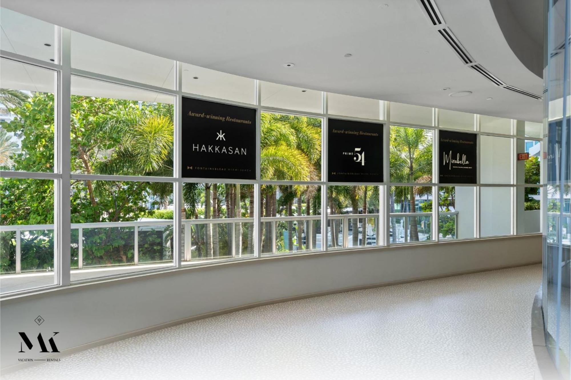 Fontainebleau Resort Balcony W Ocean And City View — Photos 1